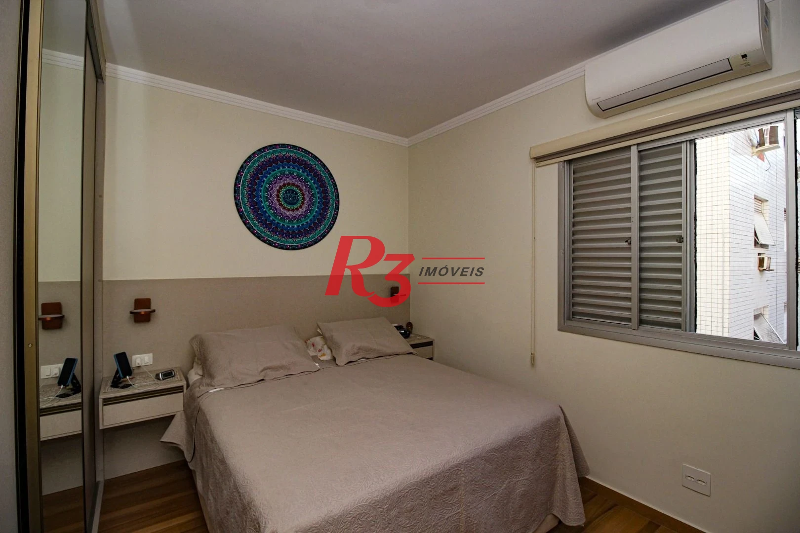 Apartamento com 1 dormitório c varanda 150 metros da praia Boqueirão - Santos