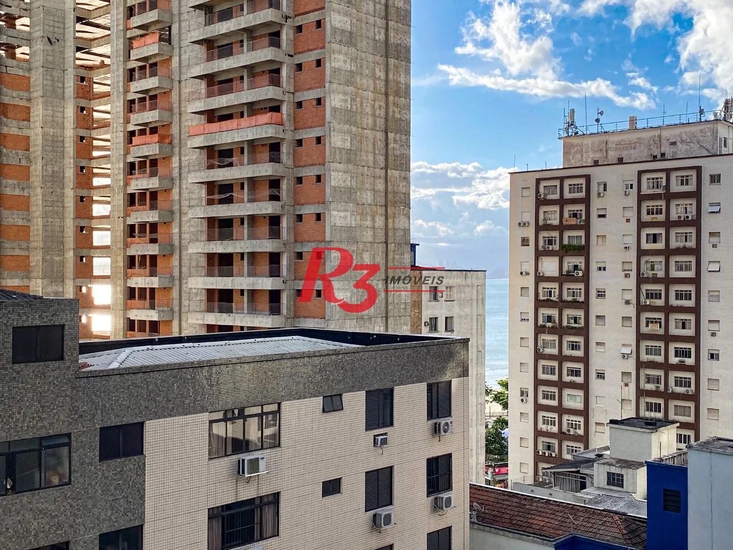 UM DORMITORIO SEMINOVO PONTA DA PRAIA VISTA MAR