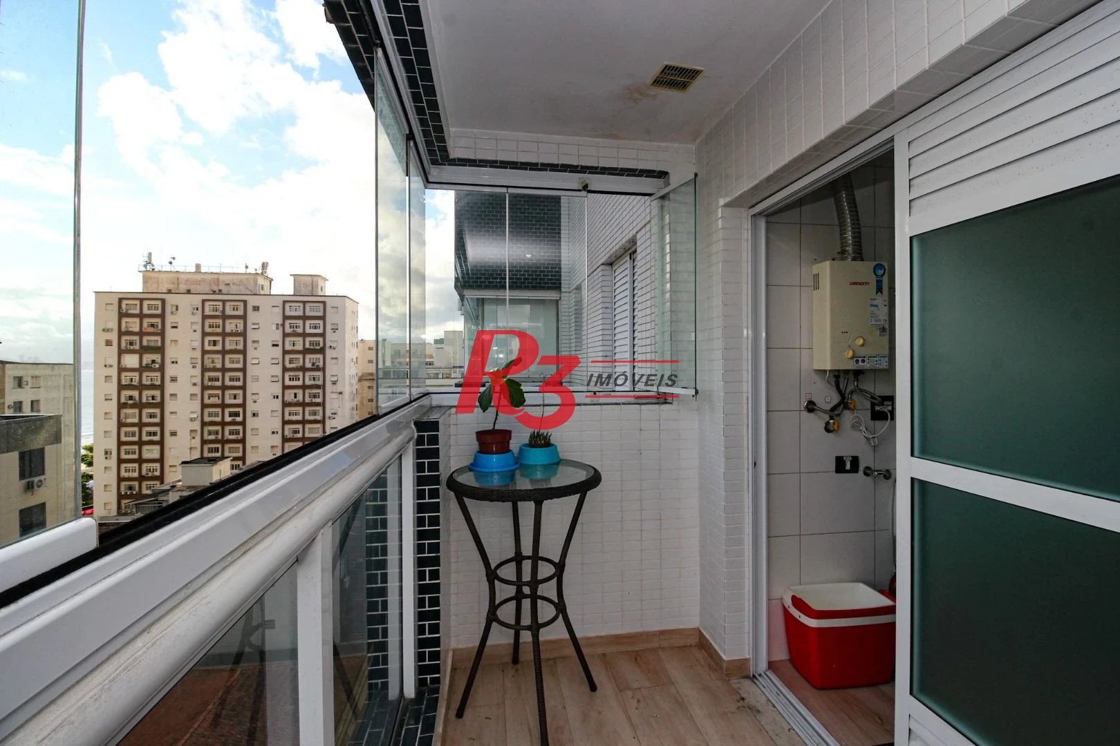UM DORMITORIO SEMINOVO PONTA DA PRAIA VISTA MAR