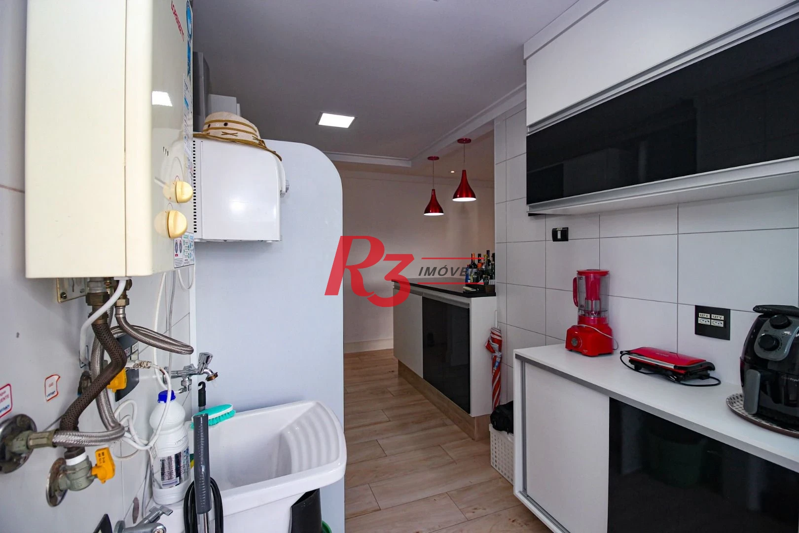 UM DORMITORIO SEMINOVO PONTA DA PRAIA VISTA MAR