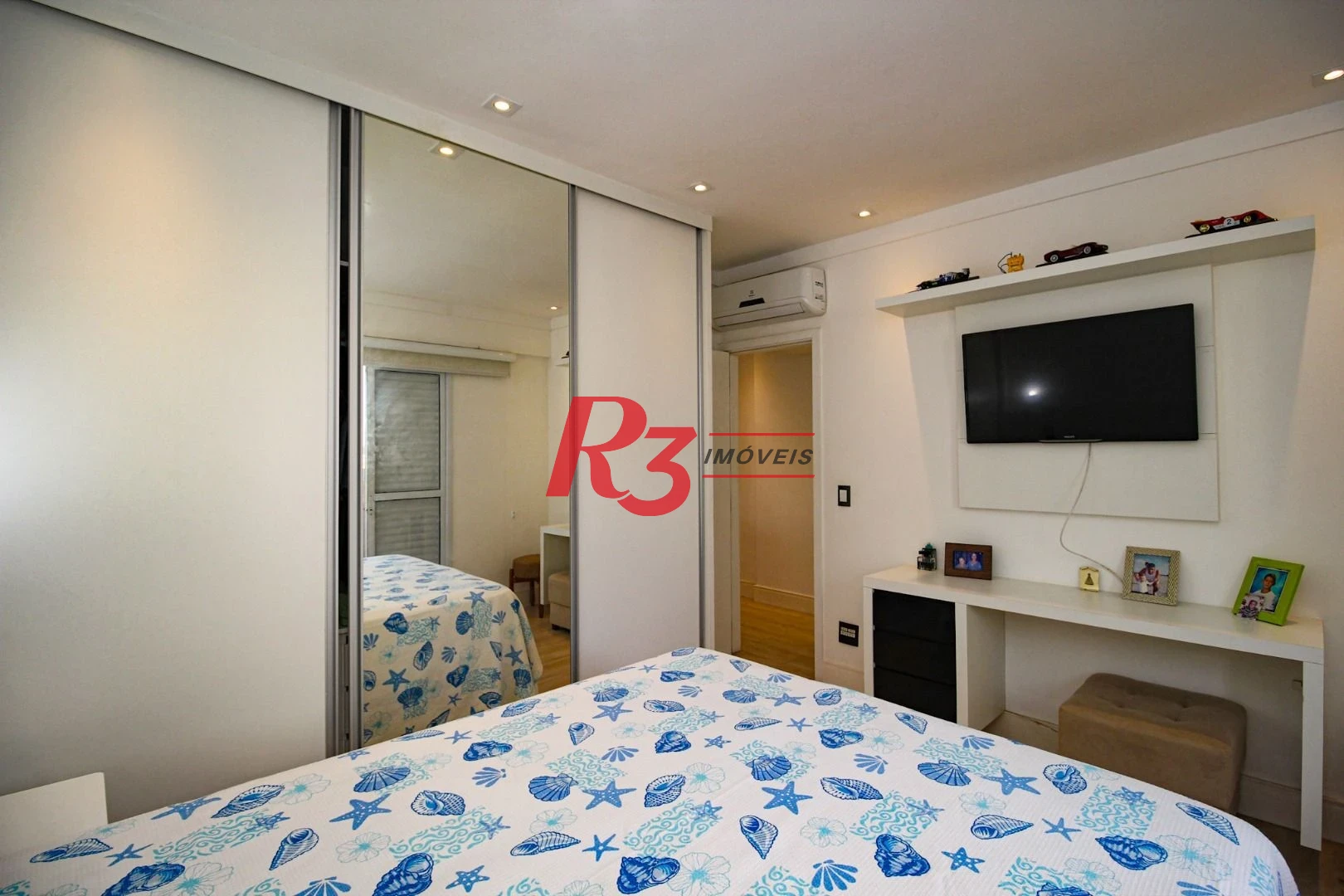 UM DORMITORIO SEMINOVO PONTA DA PRAIA VISTA MAR