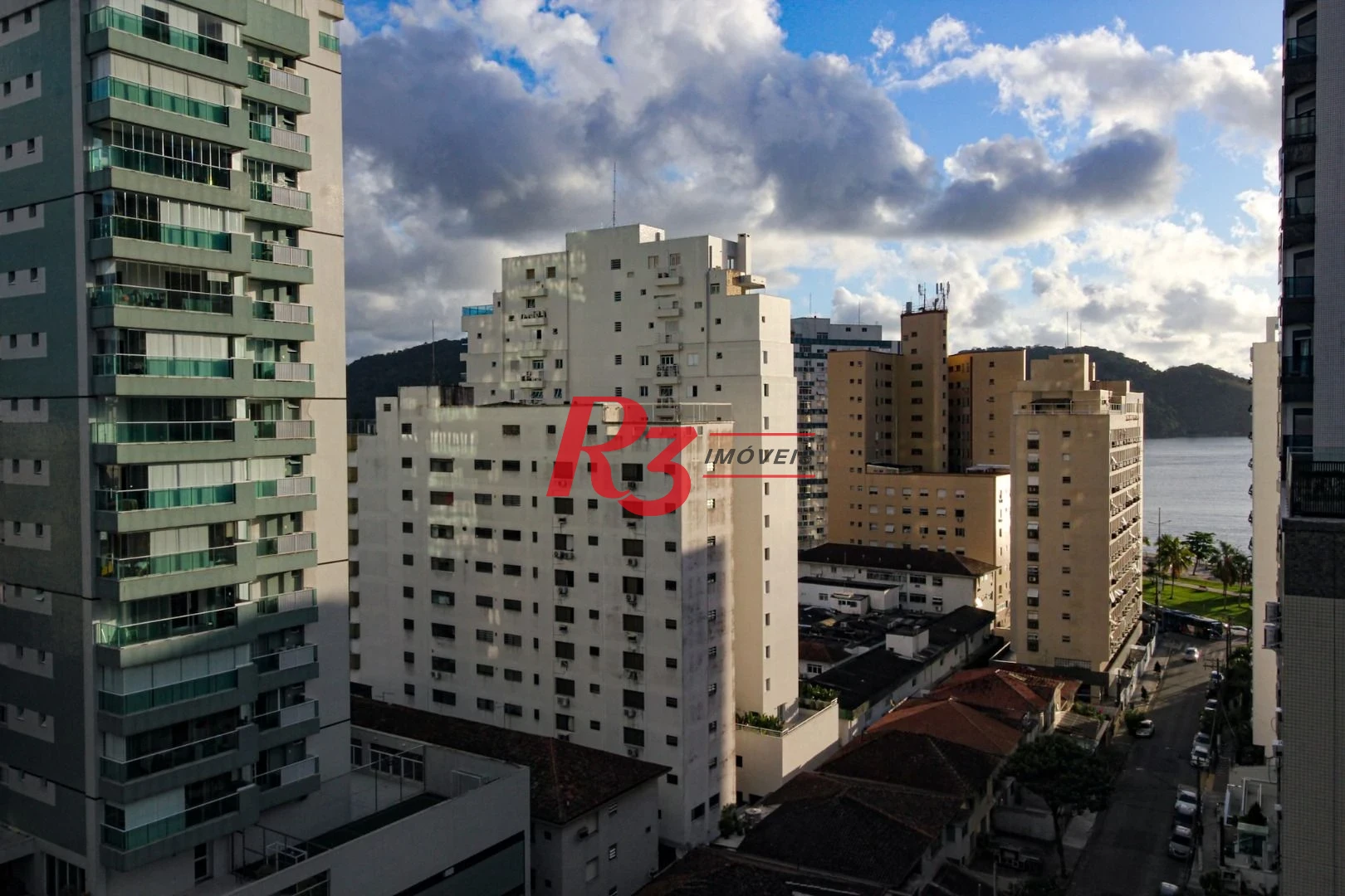 UM DORMITORIO SEMINOVO PONTA DA PRAIA VISTA MAR