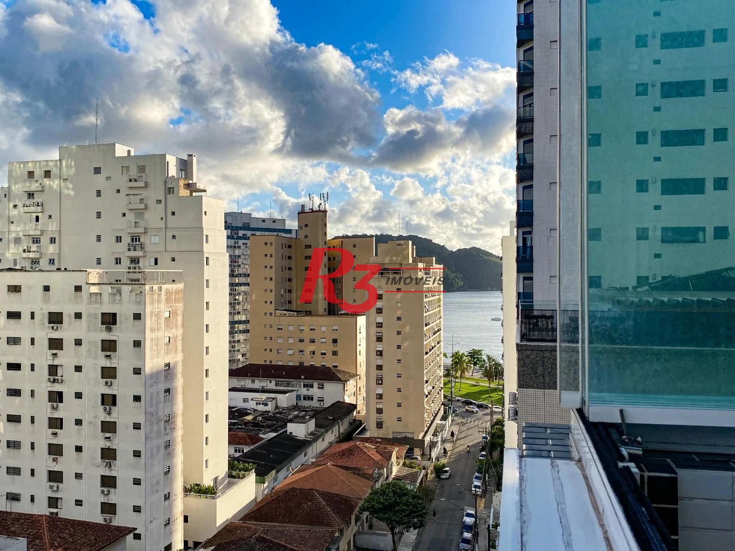 UM DORMITORIO SEMINOVO PONTA DA PRAIA VISTA MAR