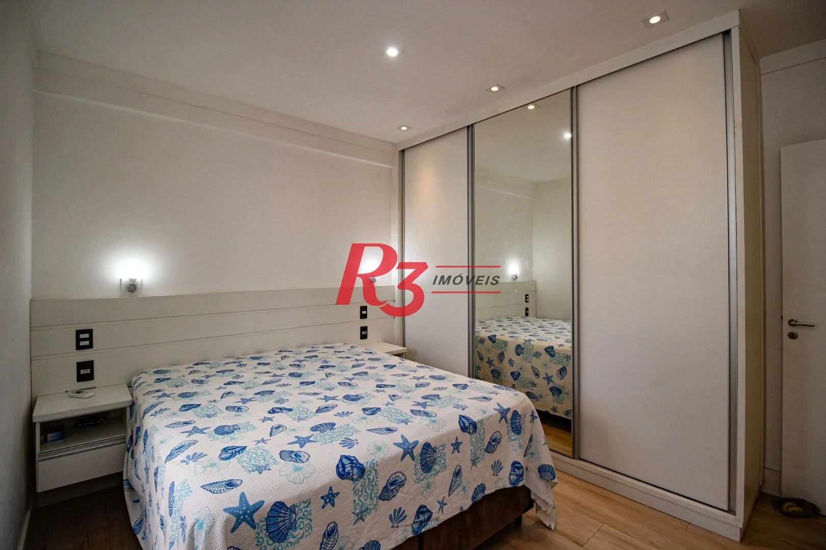 UM DORMITORIO SEMINOVO PONTA DA PRAIA VISTA MAR