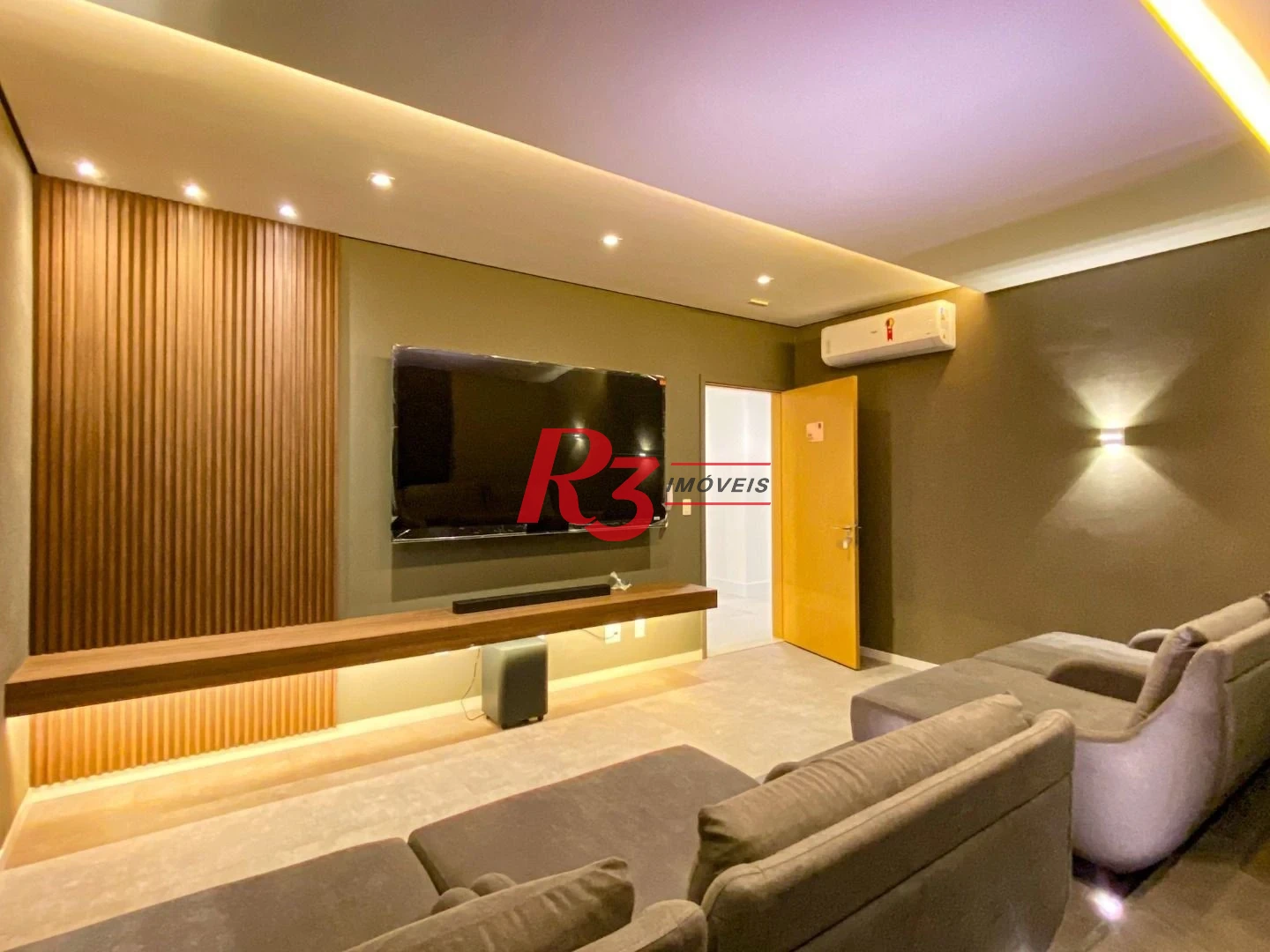 Apartamento com 3 dormitórios à venda, 99 m² por R$ 2.100.000,00 - Gonzaga - Santos/SP