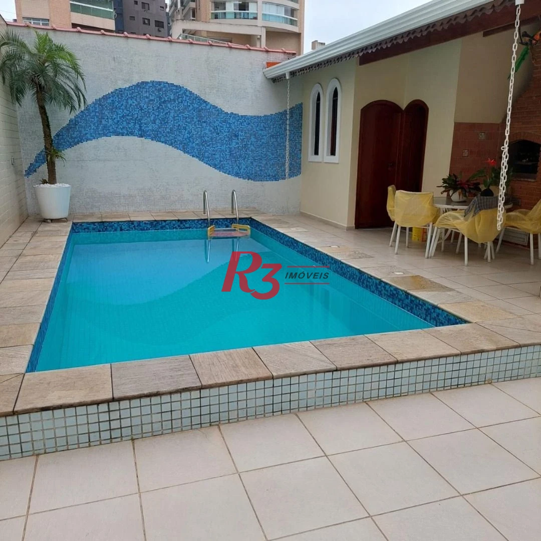 Sobrado á venda 3 quartos 2 Suítes Piscina Churrasqueira 5 vgs Boqueirão.