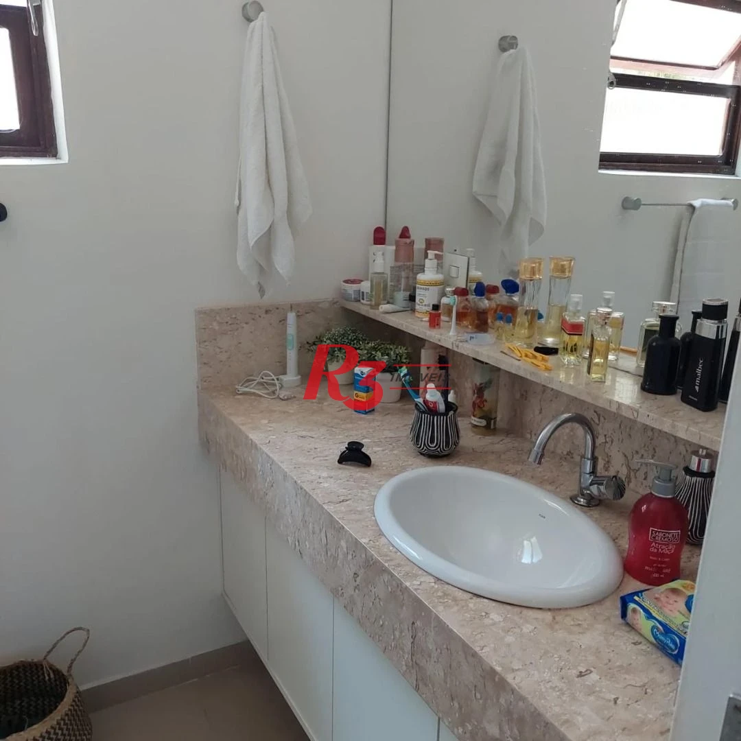 Sobrado á venda 3 quartos 2 Suítes Piscina Churrasqueira 5 vgs Boqueirão.