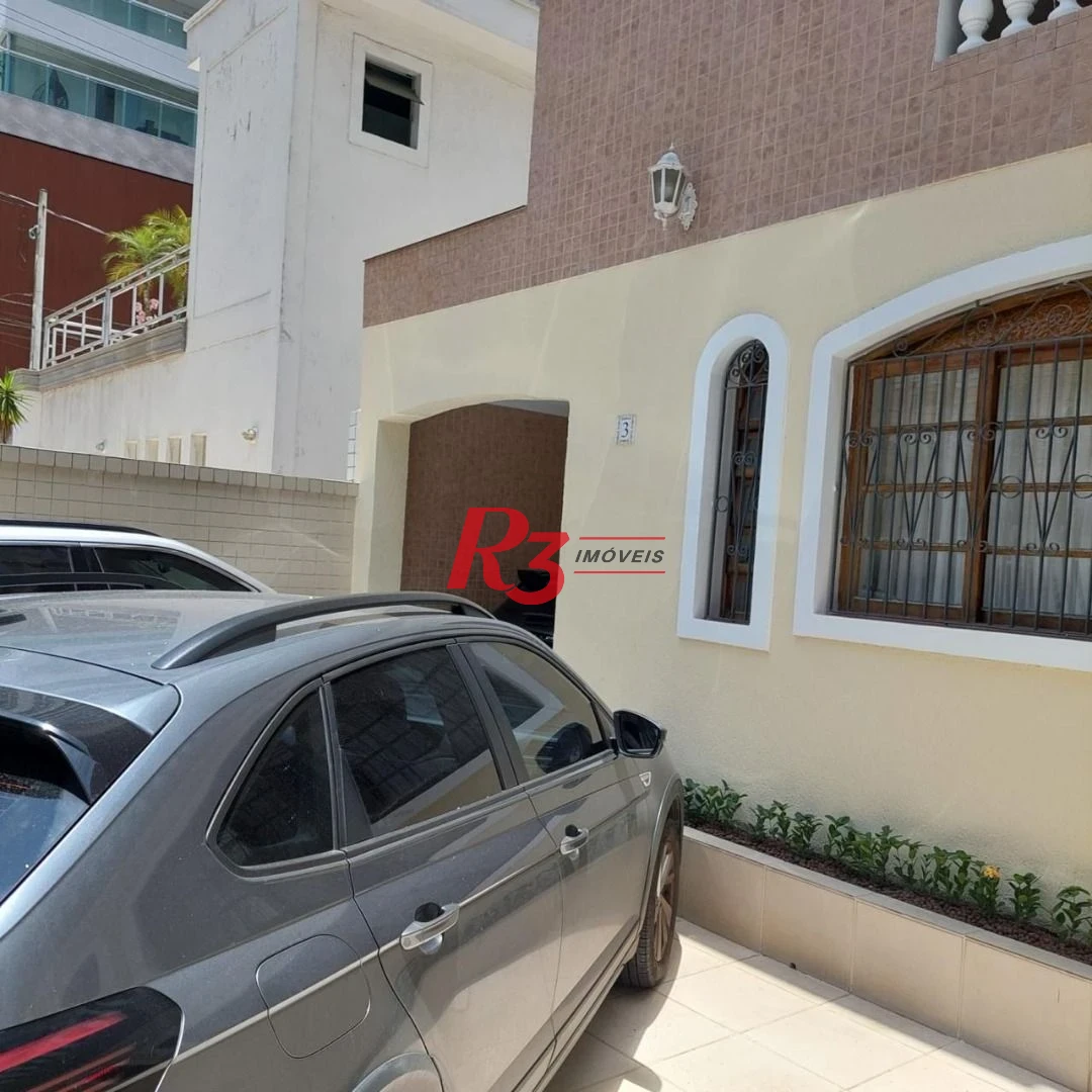 Sobrado á venda 3 quartos 2 Suítes Piscina Churrasqueira 5 vgs Boqueirão.