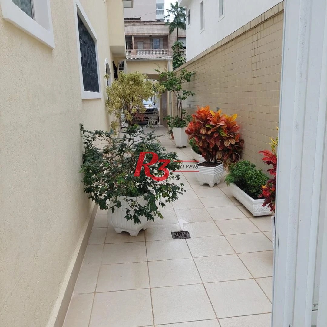 Sobrado á venda 3 quartos 2 Suítes Piscina Churrasqueira 5 vgs Boqueirão.
