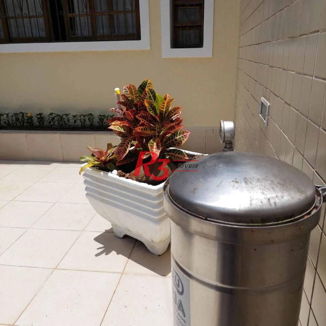 Sobrado á venda 3 quartos 2 Suítes Piscina Churrasqueira 5 vgs Boqueirão.