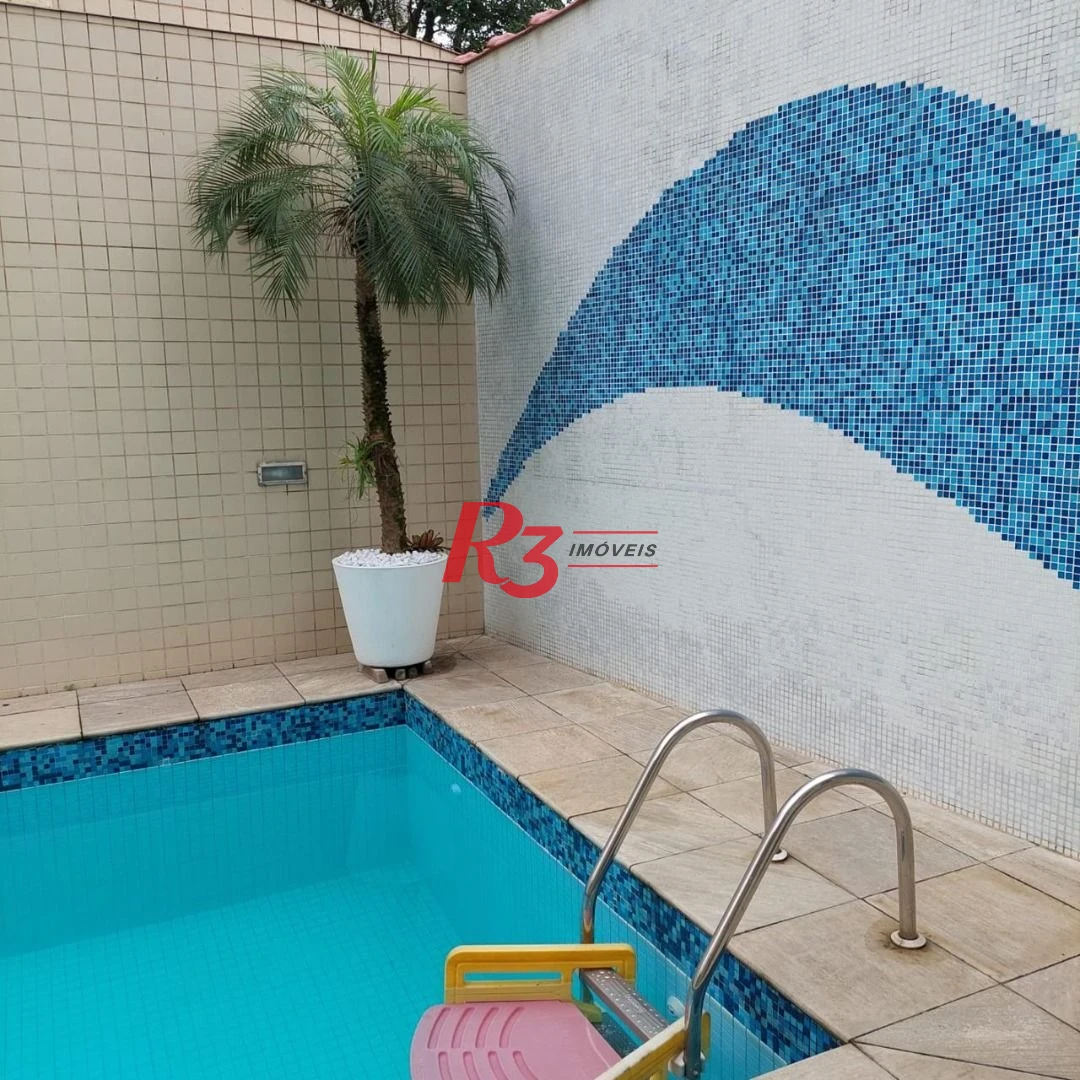 Sobrado á venda 3 quartos 2 Suítes Piscina Churrasqueira 5 vgs Boqueirão.