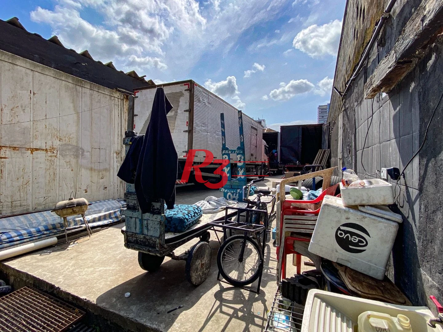 Terreno para alugar, 280 m² por R$ 8.200,00/mês - Vila Matias - Santos/SP