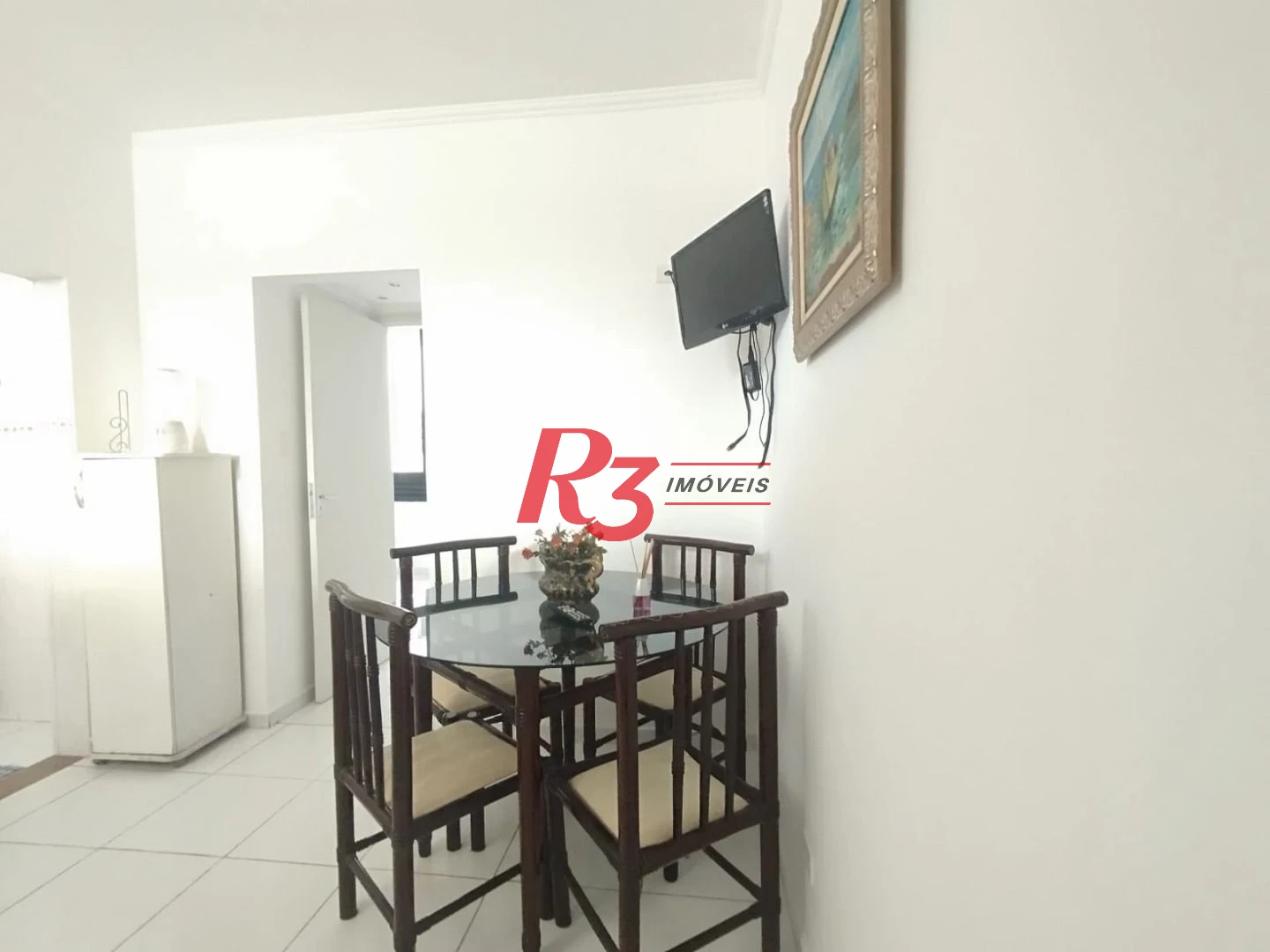 Apartamento com 2 dormitórios à venda, 55 m² por R$ 351.000,00 - Gonzaga - Santos/SP