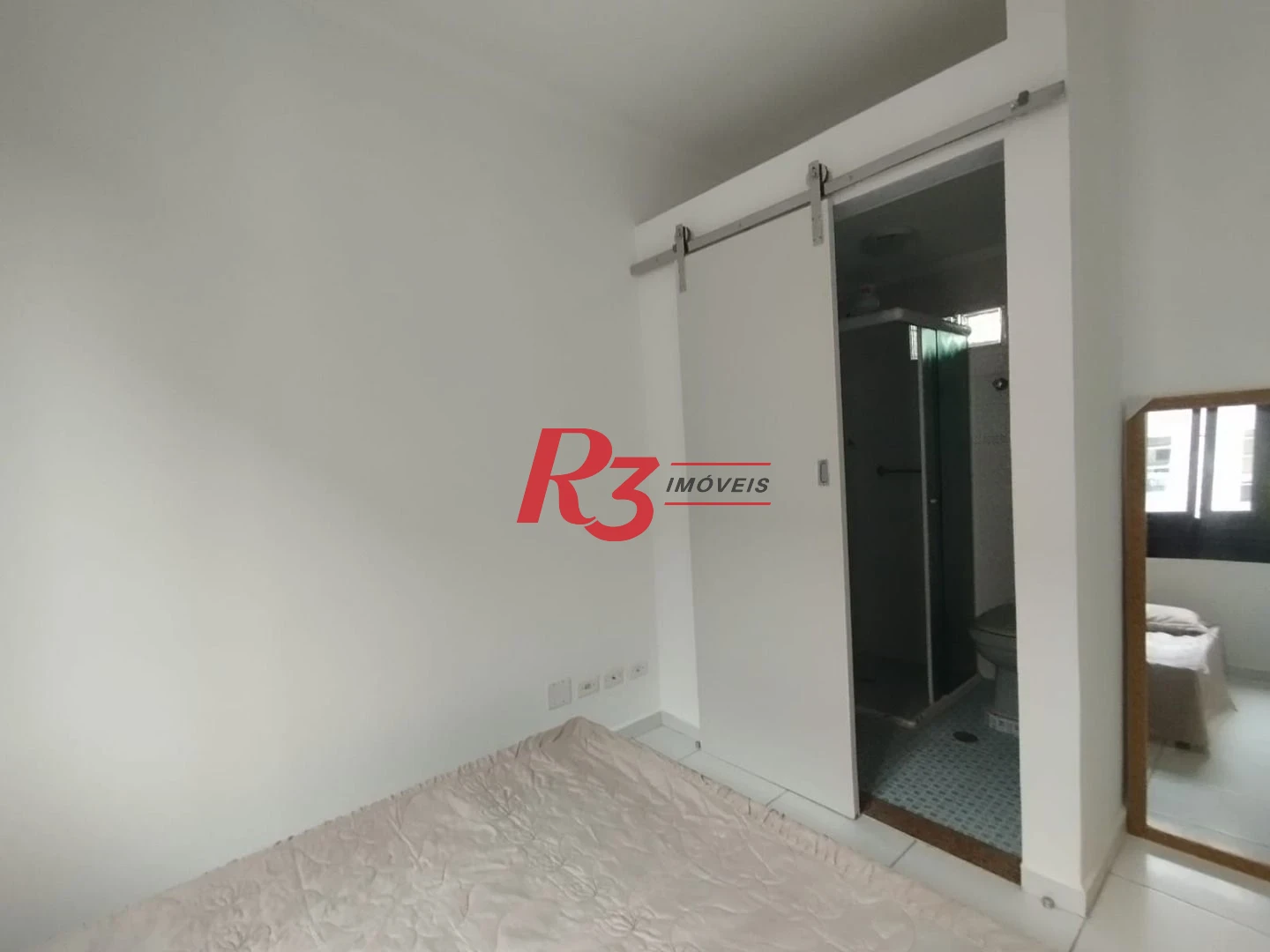 Apartamento com 2 dormitórios à venda, 55 m² por R$ 351.000,00 - Gonzaga - Santos/SP