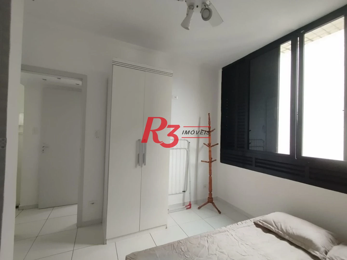 Apartamento com 2 dormitórios à venda, 55 m² por R$ 351.000,00 - Gonzaga - Santos/SP