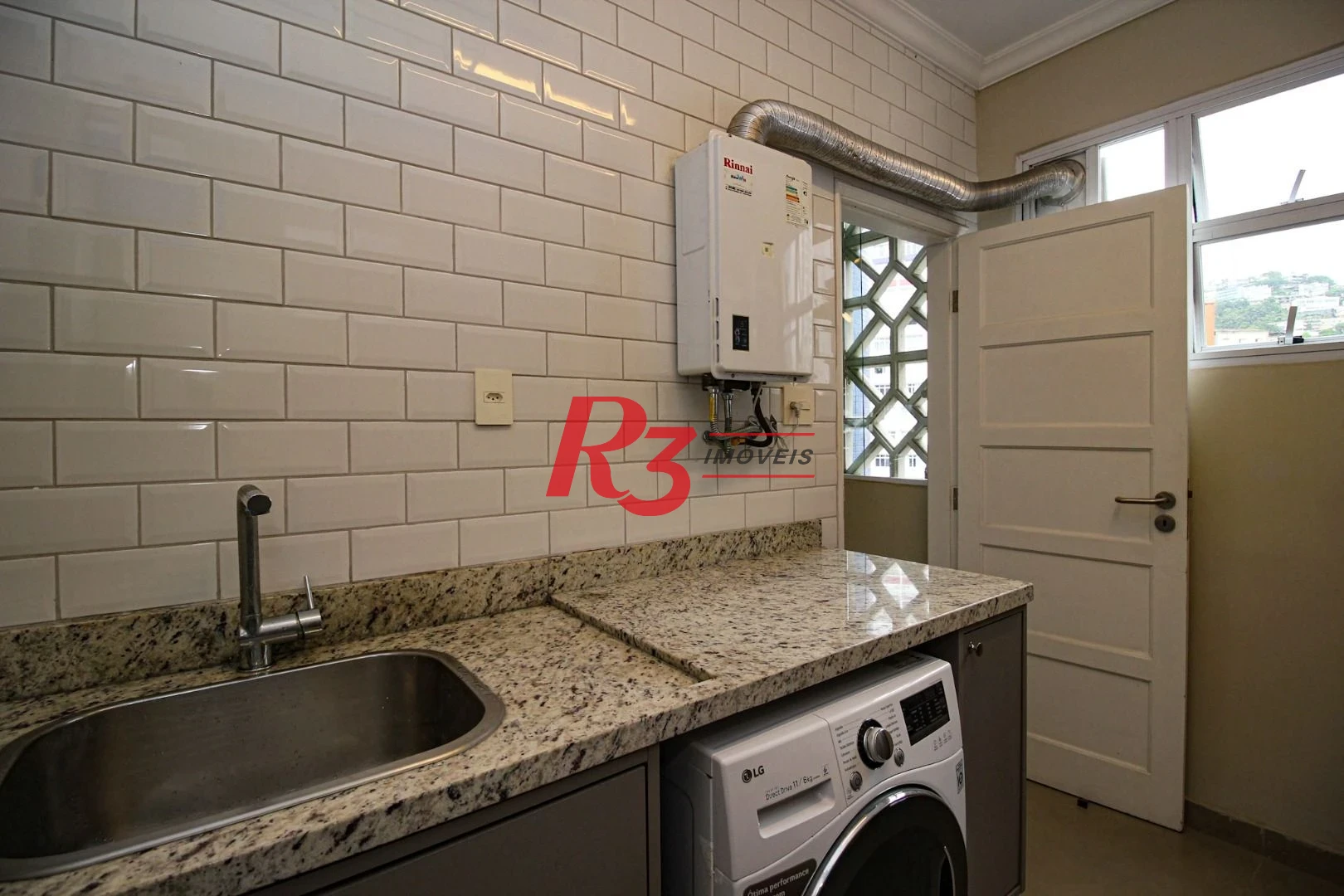 Apartamento com 3 dormitórios à venda, 196 m² por R$ 1.350.000,00 - José Menino - Santos/SP