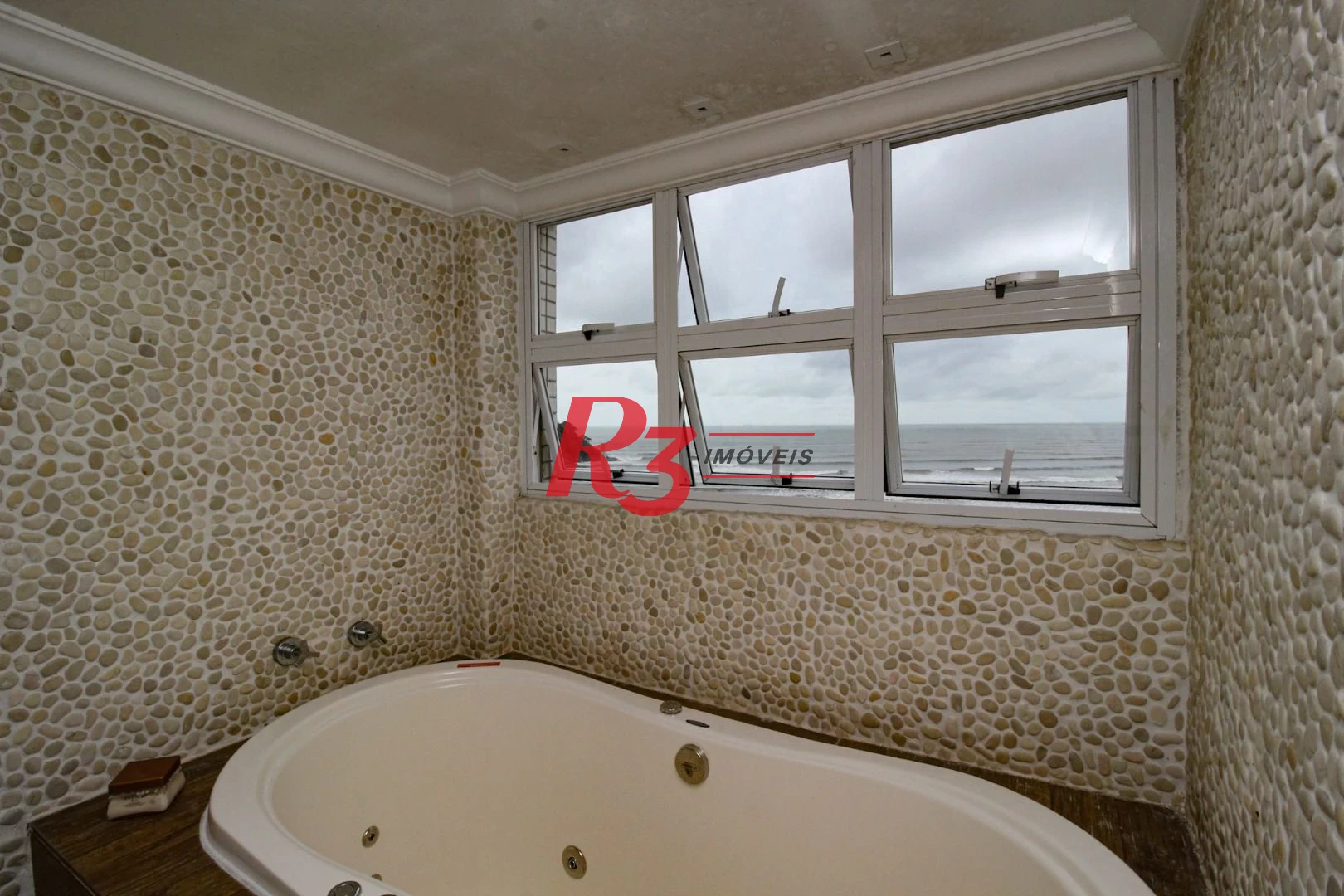 Apartamento com 3 dormitórios à venda, 196 m² por R$ 1.350.000,00 - José Menino - Santos/SP