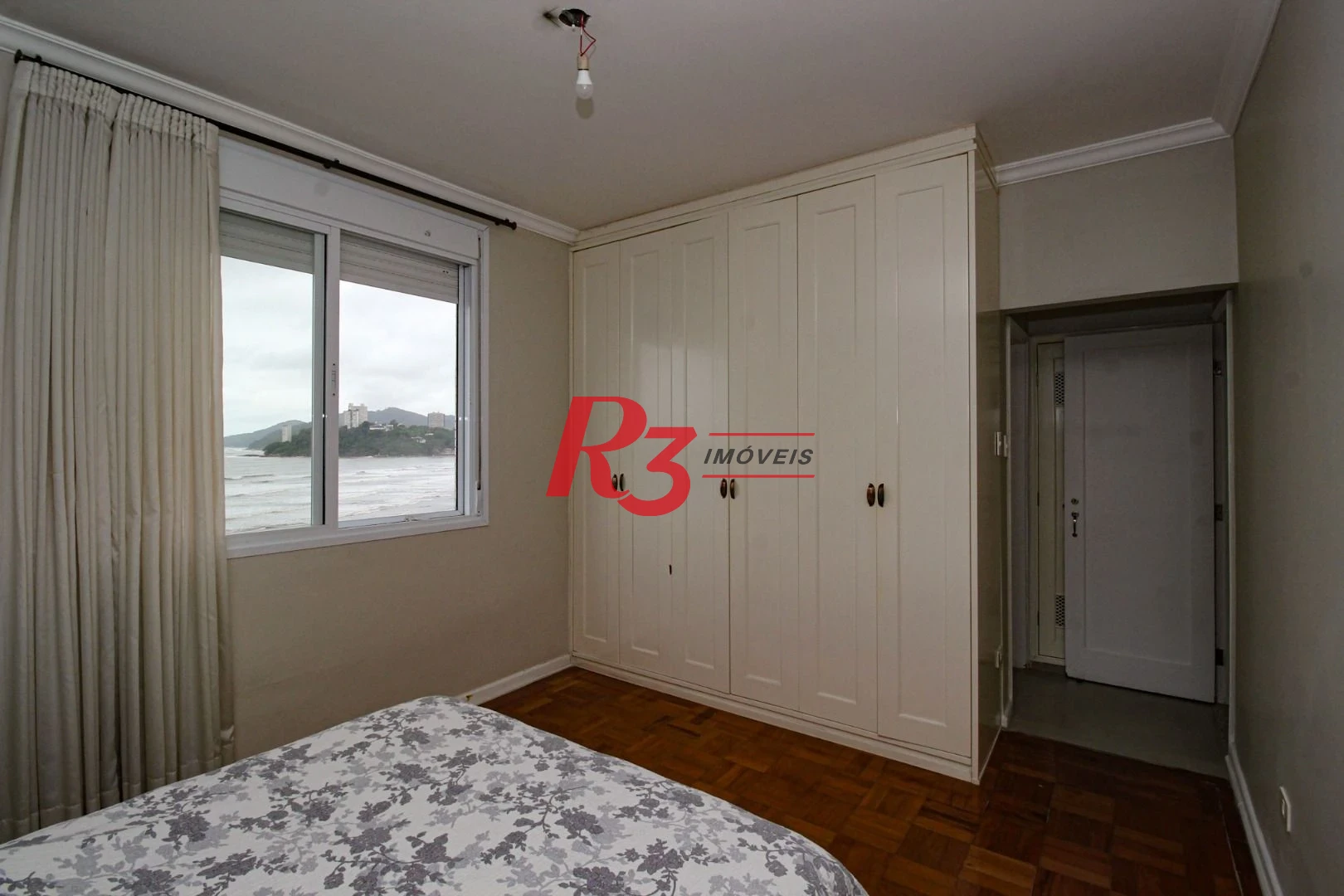 Apartamento com 3 dormitórios à venda, 196 m² por R$ 1.350.000,00 - José Menino - Santos/SP