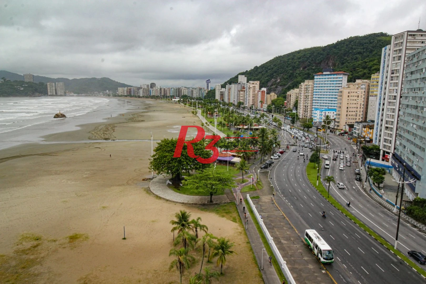 Apartamento com 3 dormitórios à venda, 196 m² por R$ 1.350.000,00 - José Menino - Santos/SP