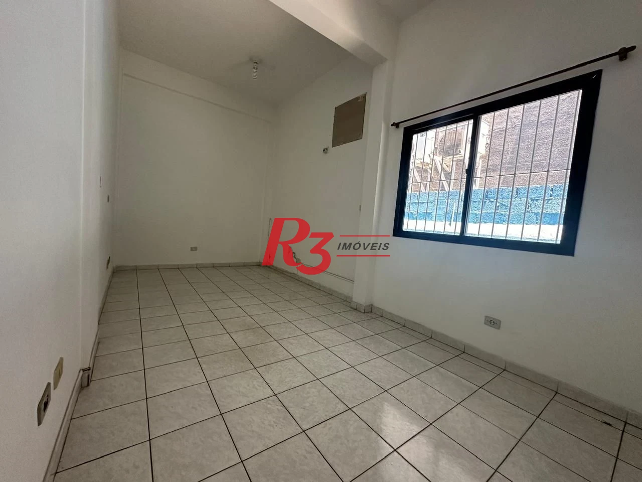 Prédio comercial à venda em excelente localização no Guaruja-SP, por R$ 2.990.000 - Centro - Guarujá/SP