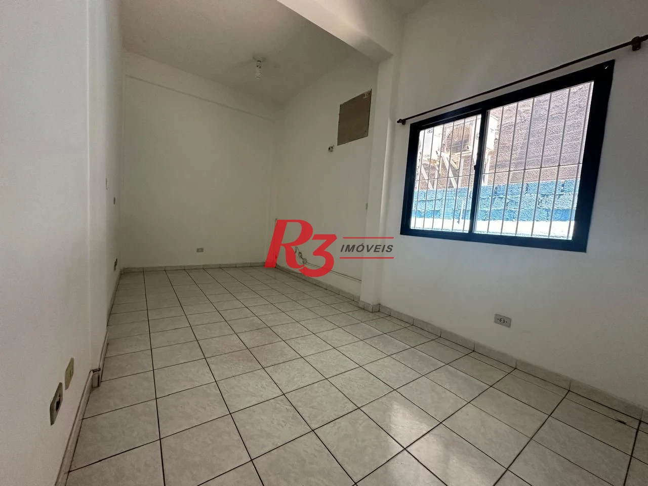 Prédio comercial à venda em excelente localização no Guaruja-SP, por R$ 2.990.000 - Centro - Guarujá/SP