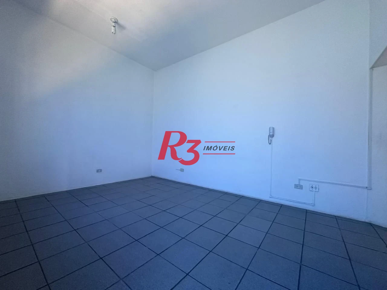 Prédio comercial à venda em excelente localização no Guaruja-SP, por R$ 2.990.000 - Centro - Guarujá/SP