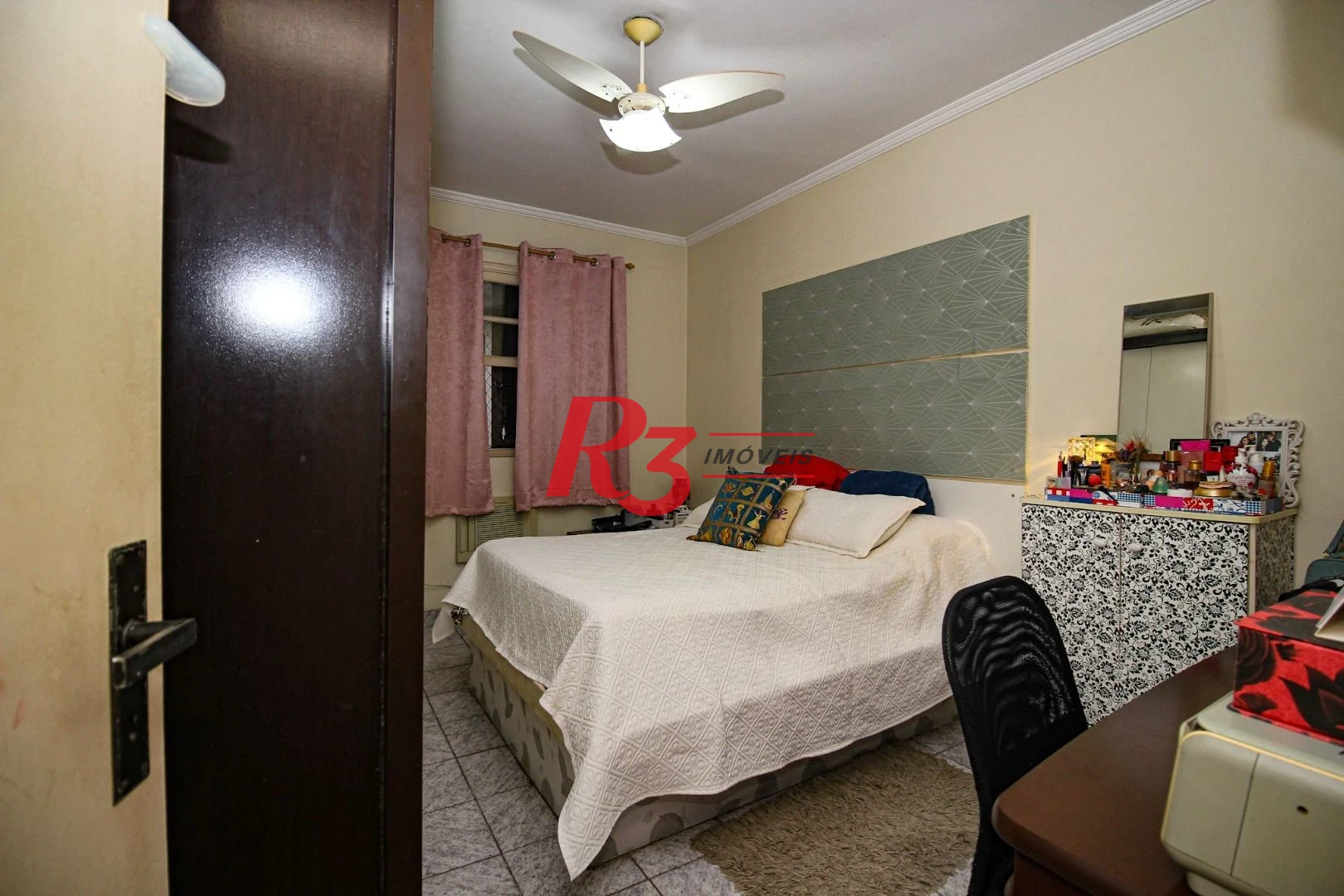 Apartamento com 2 dormitórios à venda, 80 m² por R$ 325.000,00 - Encruzilhada - Santos/SP