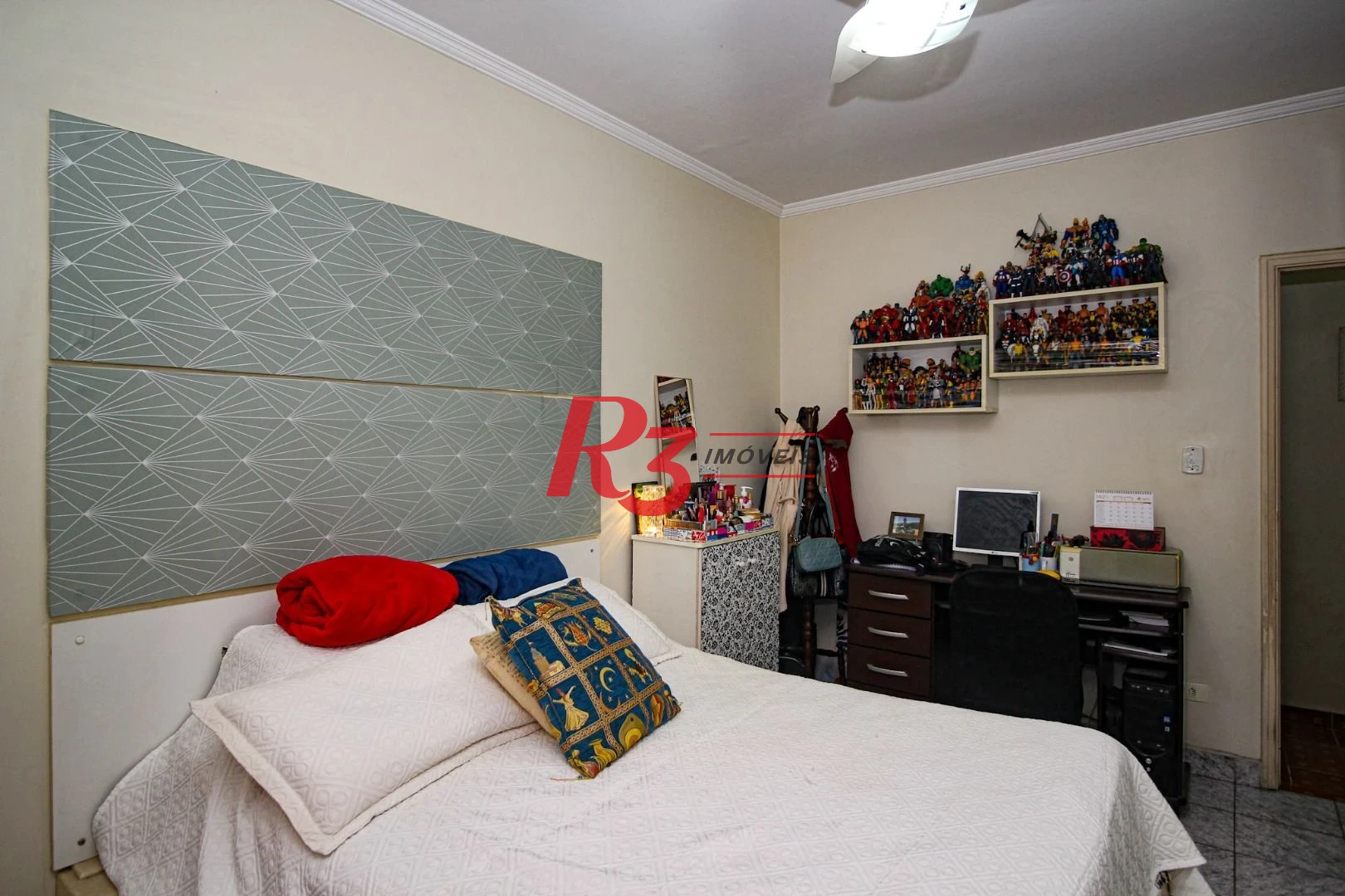 Apartamento com 2 dormitórios à venda, 80 m² por R$ 325.000,00 - Encruzilhada - Santos/SP