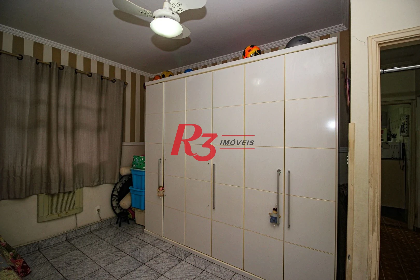 Apartamento com 2 dormitórios à venda, 80 m² por R$ 325.000,00 - Encruzilhada - Santos/SP