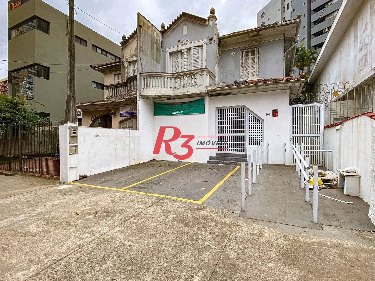 Sobrado, 300 m² - venda por R$ 2.700.000,00 ou aluguel por R$ 16.700,00/mês - Gonzaga - Santos/SP