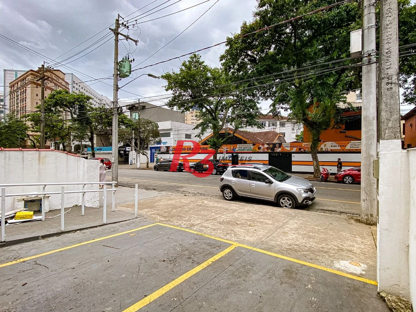 Sobrado, 300 m² - venda por R$ 2.700.000,00 ou aluguel por R$ 16.700,00/mês - Gonzaga - Santos/SP