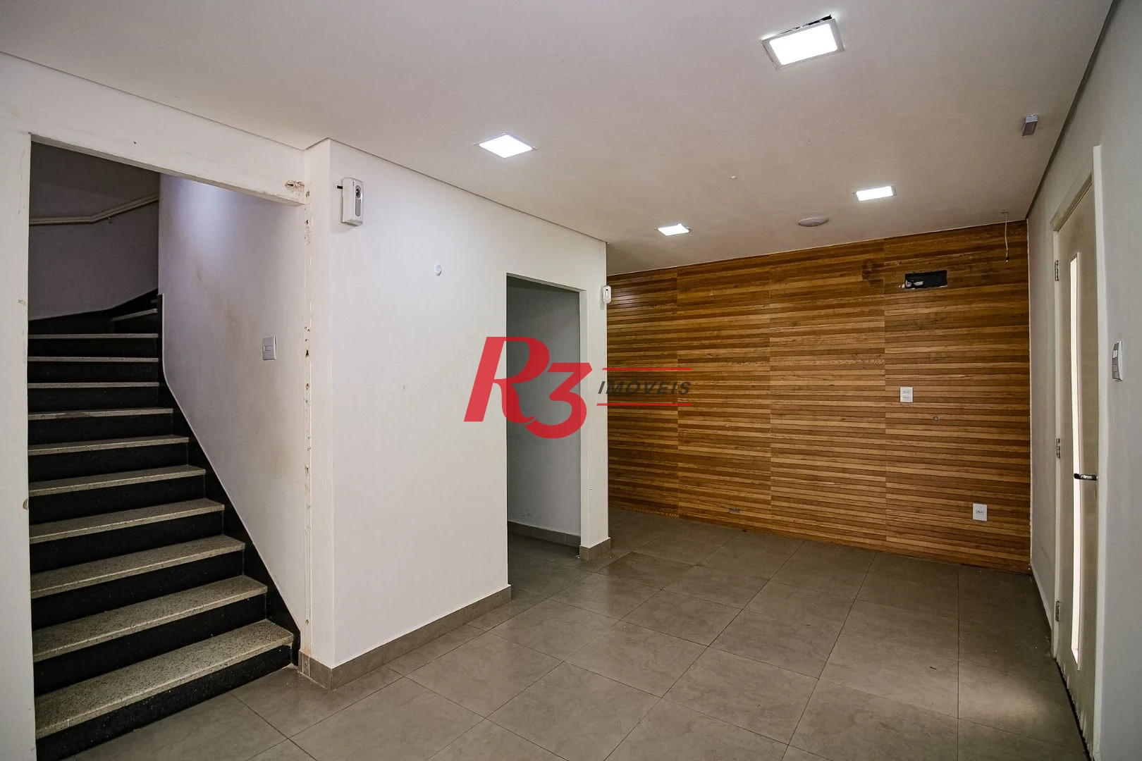 Sobrado, 300 m² - venda por R$ 2.700.000,00 ou aluguel por R$ 16.700,00/mês - Gonzaga - Santos/SP