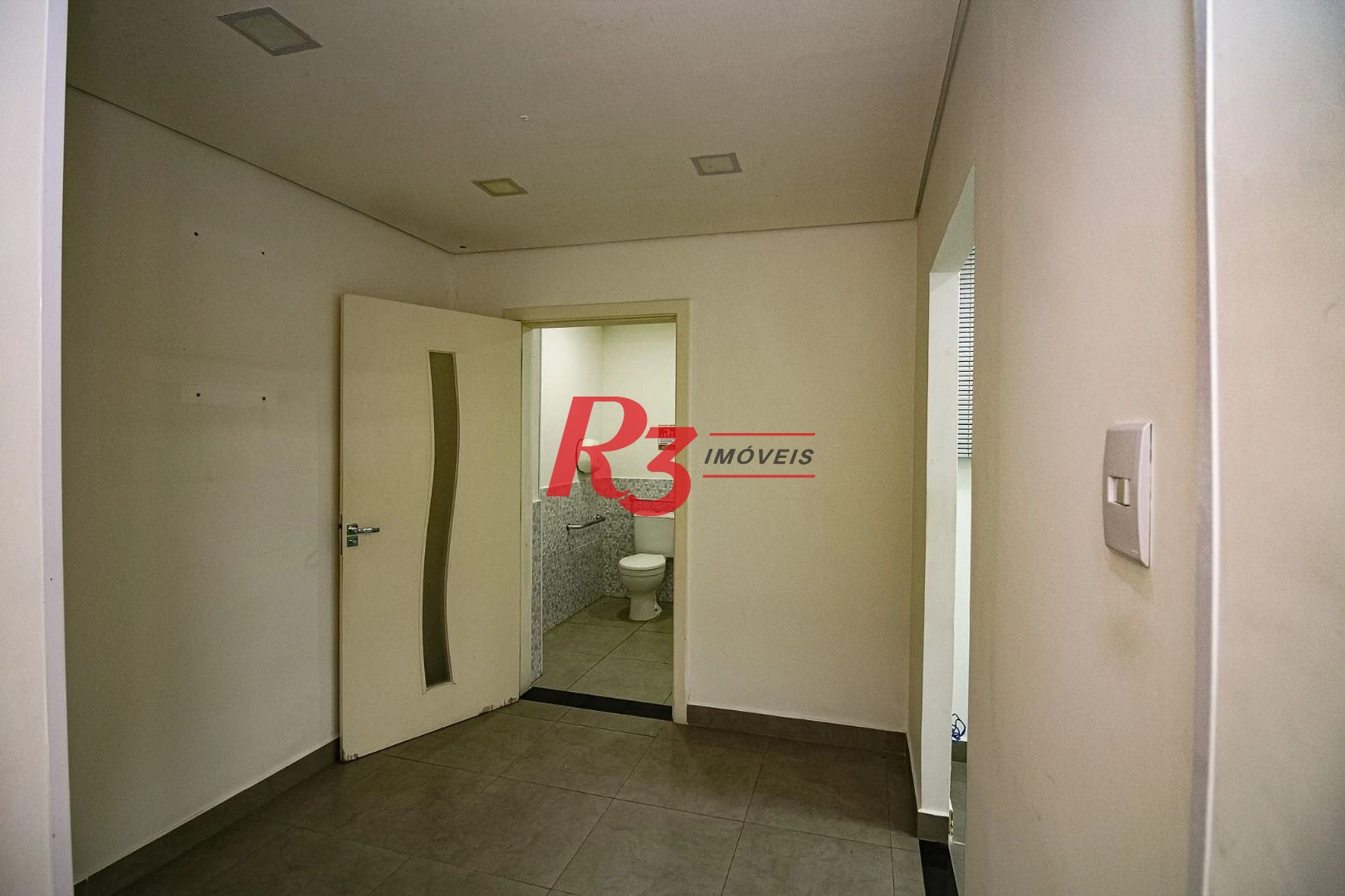 Sobrado, 300 m² - venda por R$ 2.700.000,00 ou aluguel por R$ 16.700,00/mês - Gonzaga - Santos/SP
