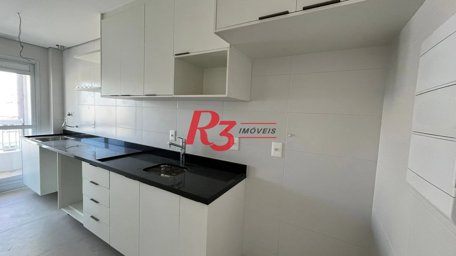 Apartamento com 2 dormitórios à venda, 74 m² por R$ 1.100.000,00 - Boqueirão - Santos/SP