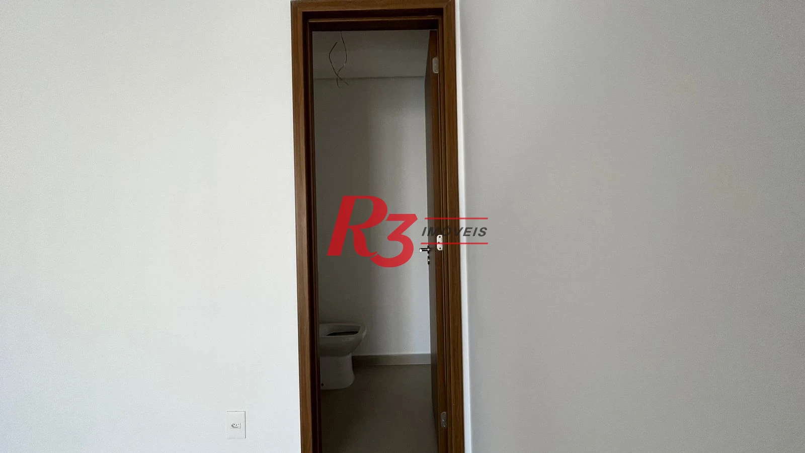 Apartamento com 2 dormitórios à venda, 74 m² por R$ 1.100.000,00 - Boqueirão - Santos/SP