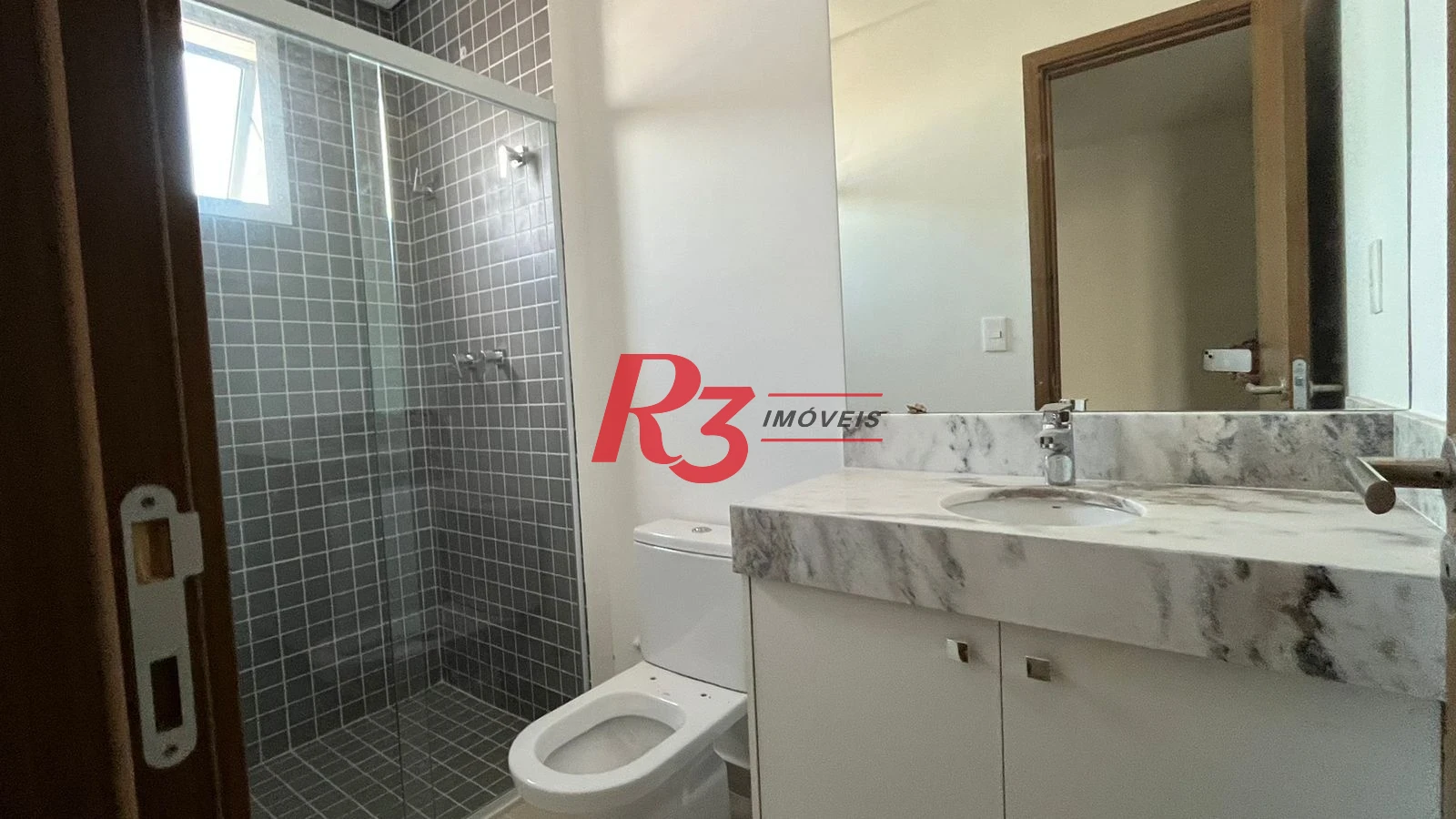 Apartamento com 2 dormitórios à venda, 74 m² por R$ 1.100.000,00 - Boqueirão - Santos/SP