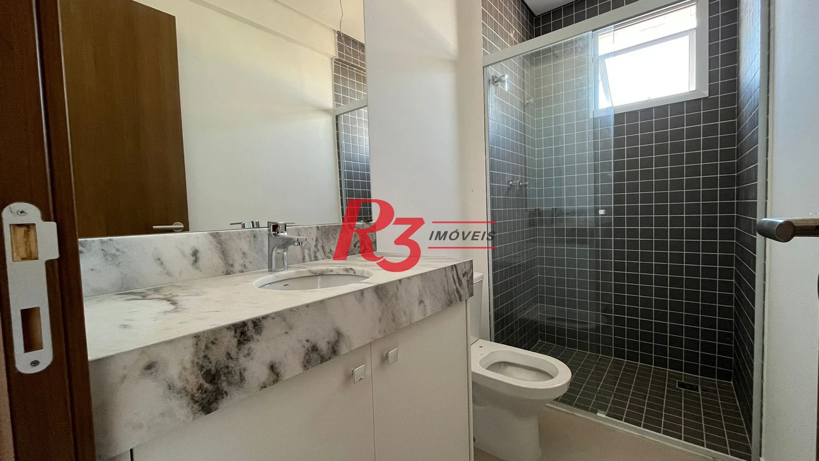 Apartamento com 2 dormitórios à venda, 74 m² por R$ 1.100.000,00 - Boqueirão - Santos/SP