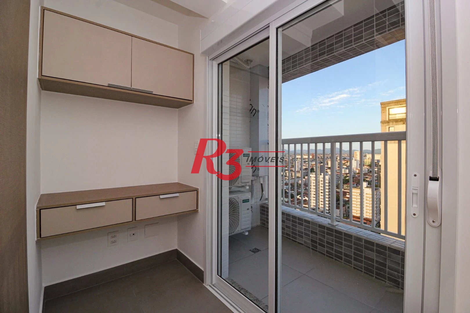 Apartamento com 2 dormitórios para alugar, 65 m² por R$ 6.900,00/mês - Vila Rica - Santos/SP