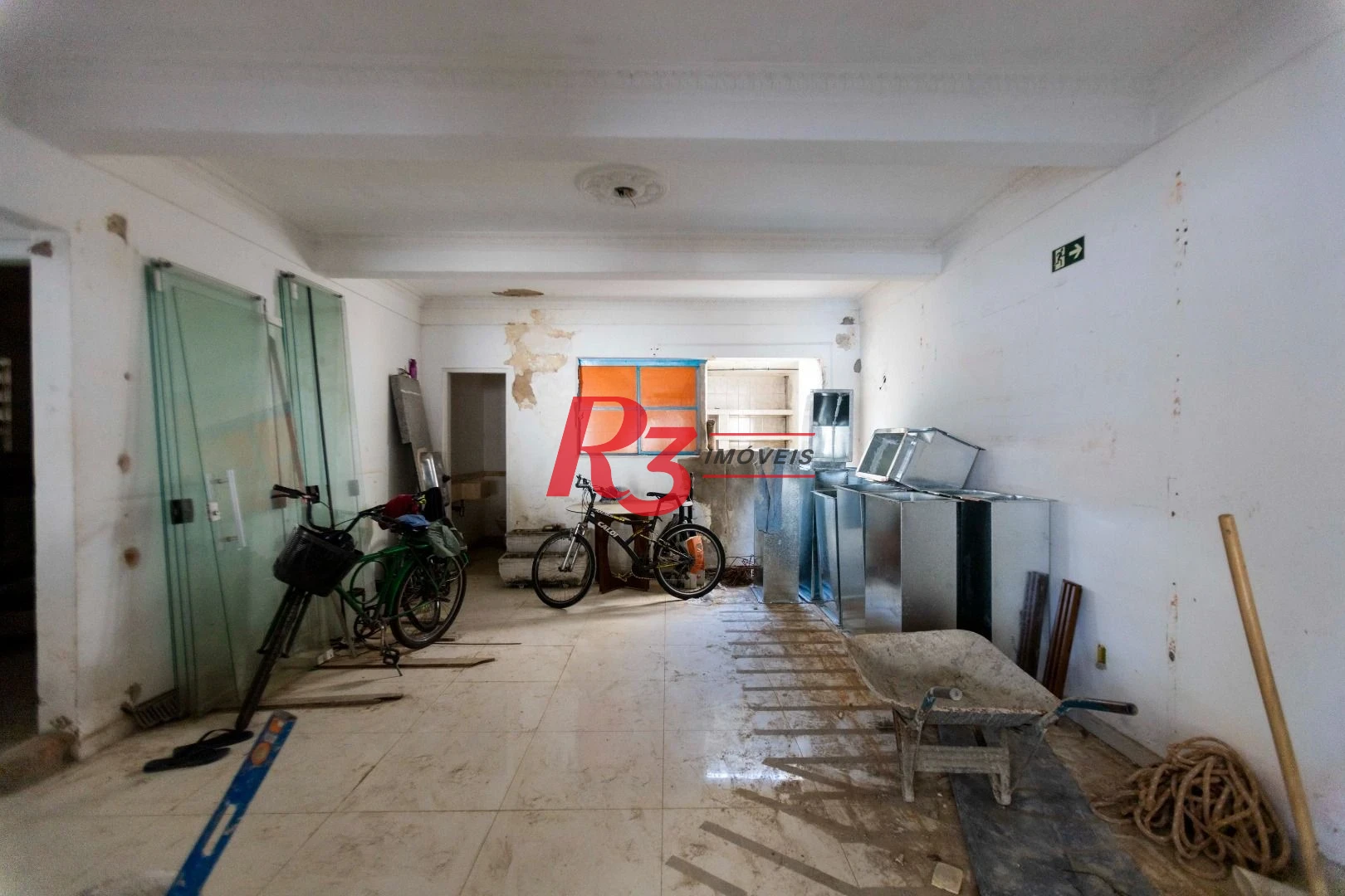 Sobrado com 4 dormitórios à venda, 258 m² por R$ 3.500.000,00 - Ponta da Praia - Santos/SP