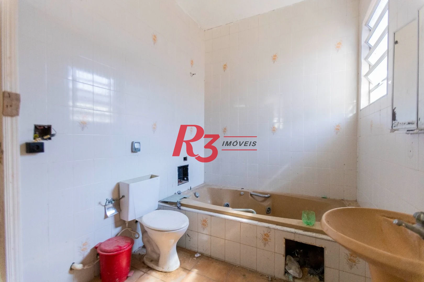 Sobrado com 4 dormitórios à venda, 258 m² por R$ 3.500.000,00 - Ponta da Praia - Santos/SP