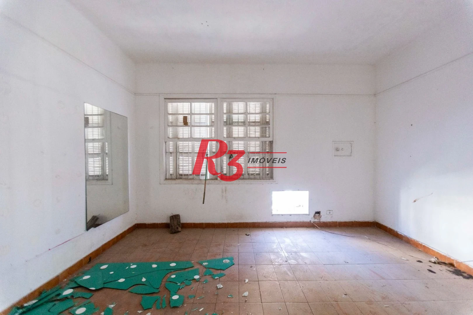 Sobrado com 4 dormitórios à venda, 258 m² por R$ 3.500.000,00 - Ponta da Praia - Santos/SP