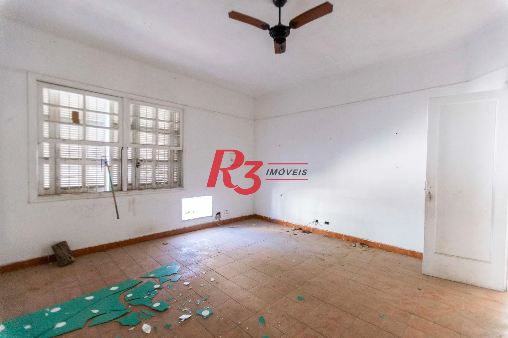 Sobrado com 4 dormitórios à venda, 258 m² por R$ 3.500.000,00 - Ponta da Praia - Santos/SP