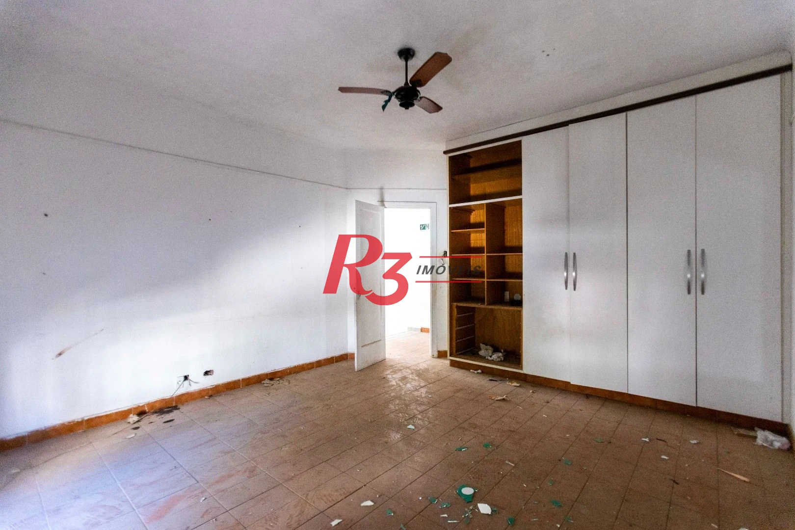 Sobrado com 4 dormitórios à venda, 258 m² por R$ 3.500.000,00 - Ponta da Praia - Santos/SP