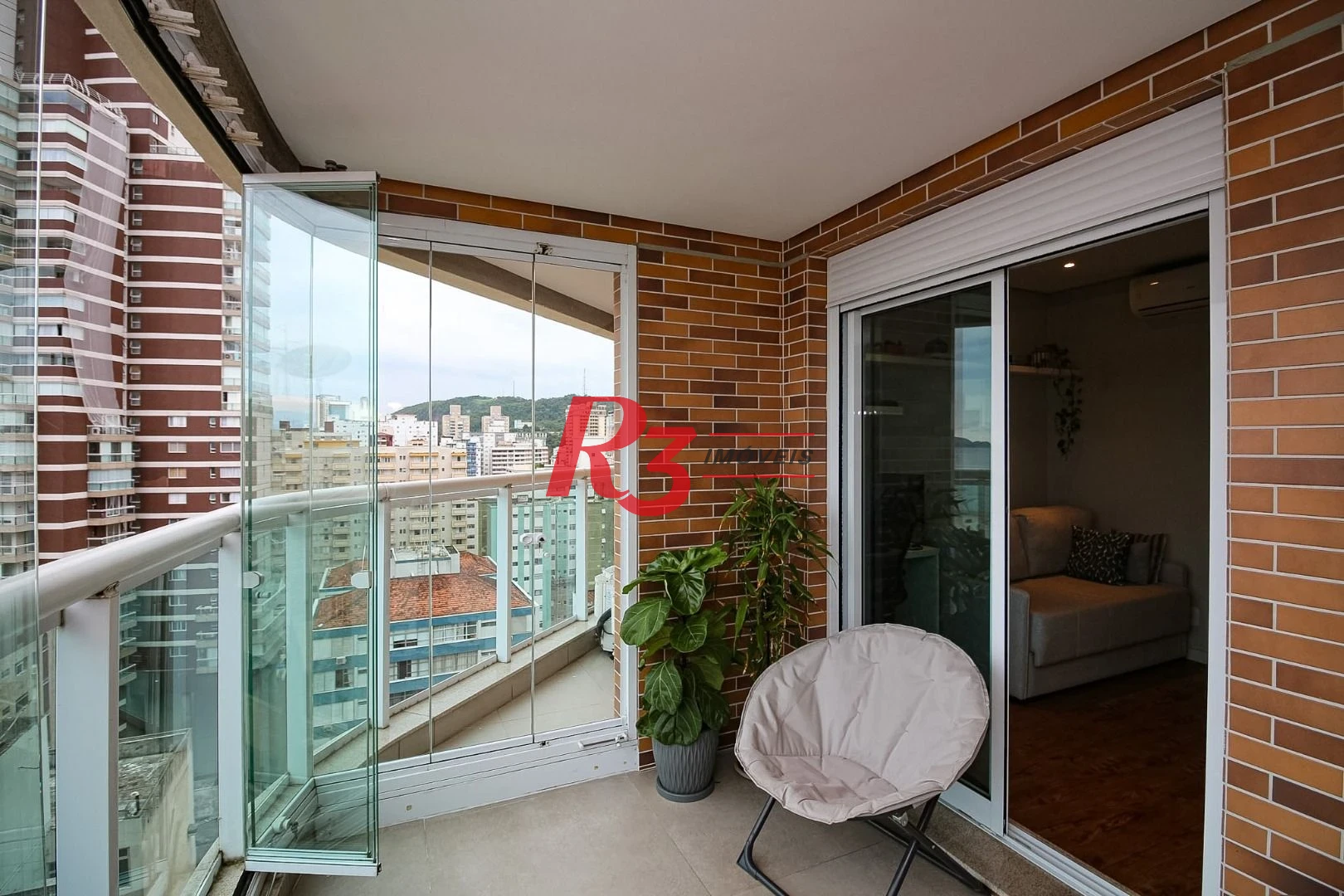 Encantador apto. frontal ao mar no Estanconfor Santos! 2 quartos, 100% reformado,  moderno, em localização espetacular em Santos!!