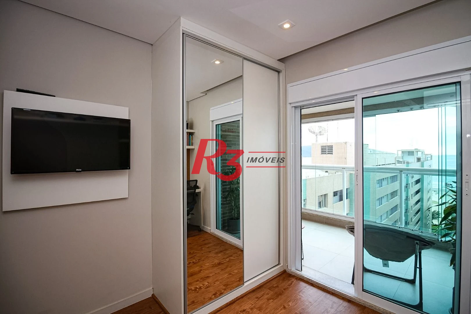 Encantador apto. frontal ao mar no Estanconfor Santos! 2 quartos, 100% reformado,  moderno, em localização espetacular em Santos!!
