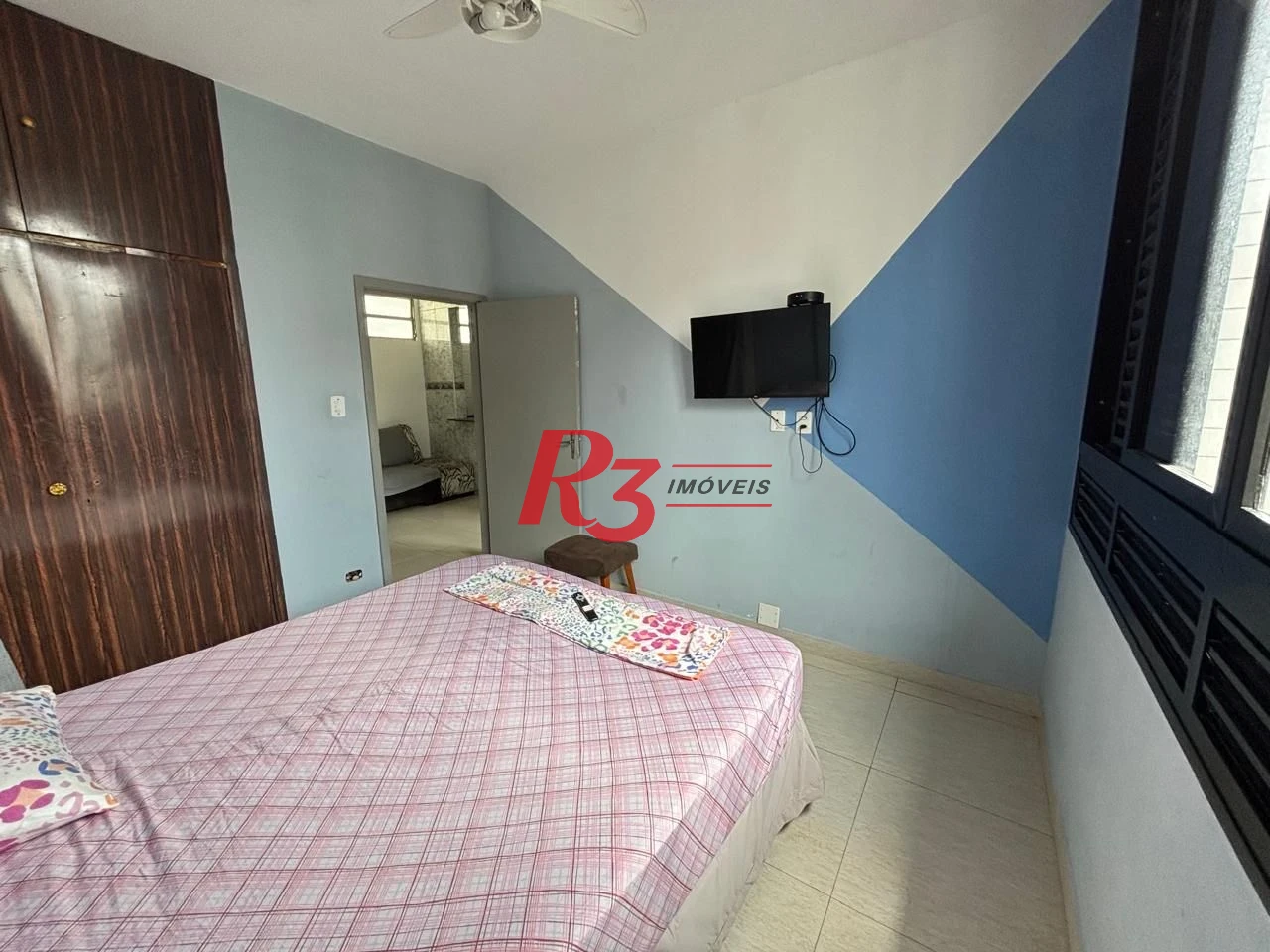 Apartamento com 2 dormitórios frente praia à venda, 55 m² por R$ 352.000 - Gonzaga - Santos/SP