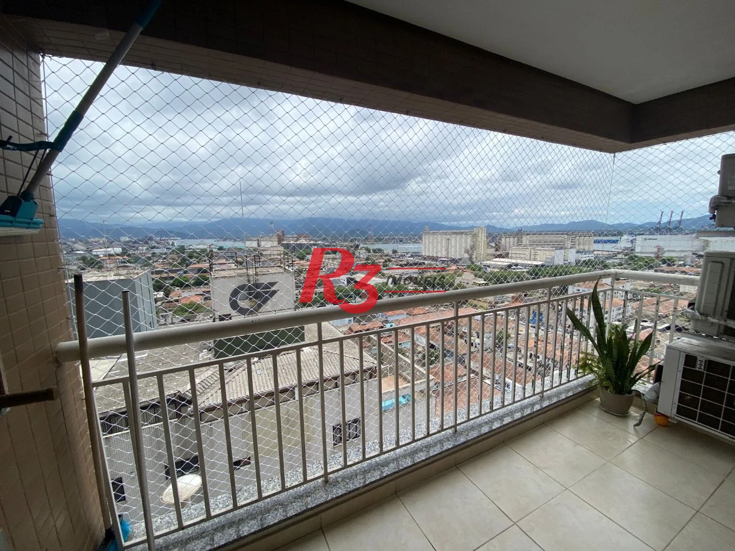 Apartamento com 2 dormitórios à venda, 82 m² por R$ 725.000,00 - Estuário - Santos/SP