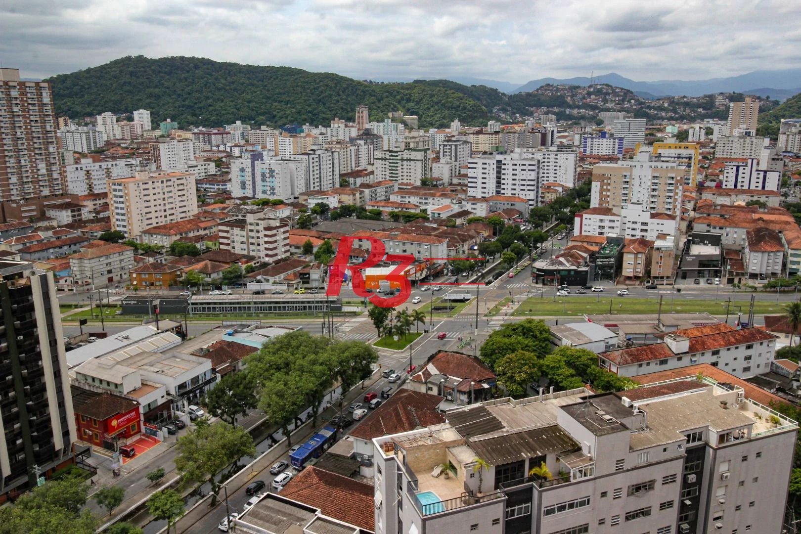 Apartamento com 2 dormitórios à venda, 131 m² por R$ 1.950.000,00 - Gonzaga - Santos/SP