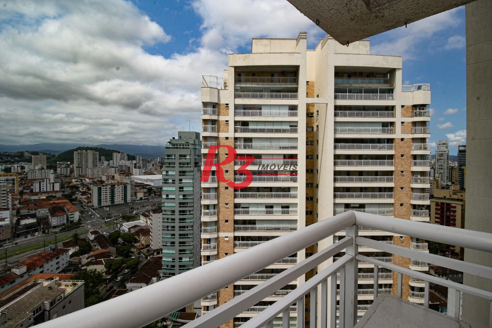 Apartamento com 2 dormitórios à venda, 131 m² por R$ 1.950.000,00 - Gonzaga - Santos/SP