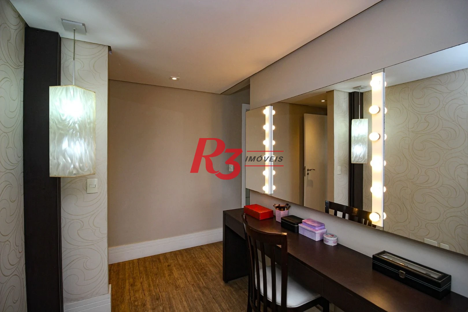 Apartamento com 2 dormitórios à venda, 131 m² por R$ 1.950.000,00 - Gonzaga - Santos/SP
